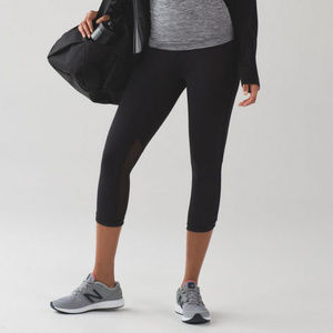 Lululemon Hit It 21' Crop BLACK EUC